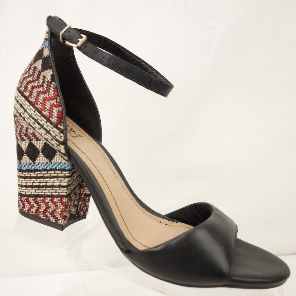 NWT French Blu Black Aztec Patterned Block Heel
